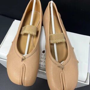 Maison Margiela Women's Apricot Loafers